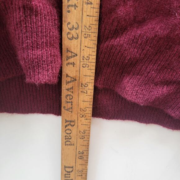 Club Room 100% Cashmere Sweater – Size Large – Burgundy V-Neck - Picture 4 of 6
